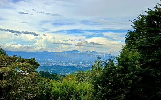 Hermosa finca en venta en Santa Barbara de Heredia – Escapa a la tranquilidad de las montañas de Costa Rica