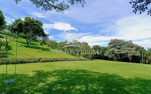 Finca Paraiso: Propiedad con increíble vista naturaleza y bellas casas en piedades de Santa Ana.