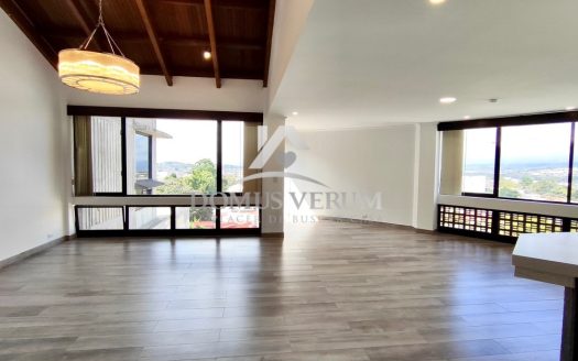 Penthouse en venta en Rohrmoser con maravillosas vistas a 360 grados