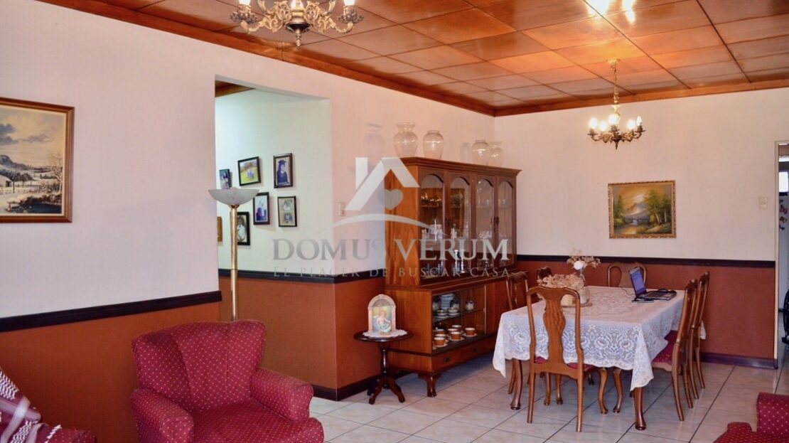 Santo Domingo de Heredia Venta de Casa en el Centro