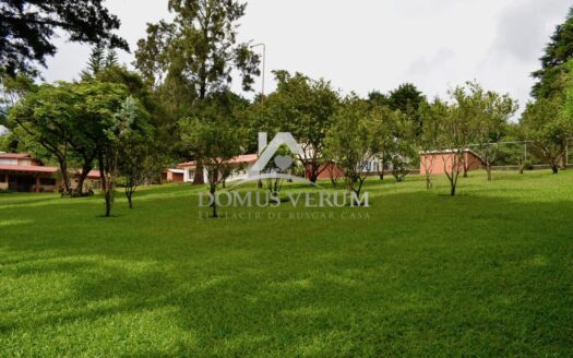 Casa en Venta en San Rafael de Heredia Residencial El Castillo