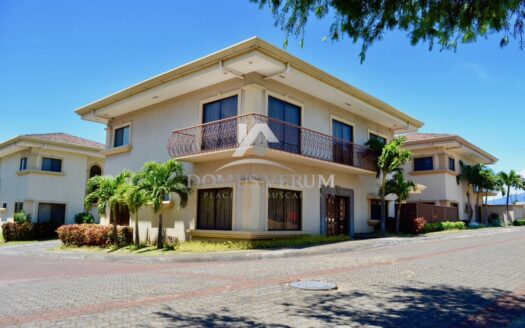 Alquiler de casa Amueblada en Belén de Heredia Condominio La Jolla